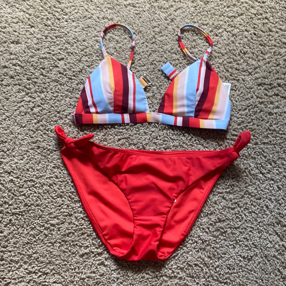 Hollister red bikini set (size S)